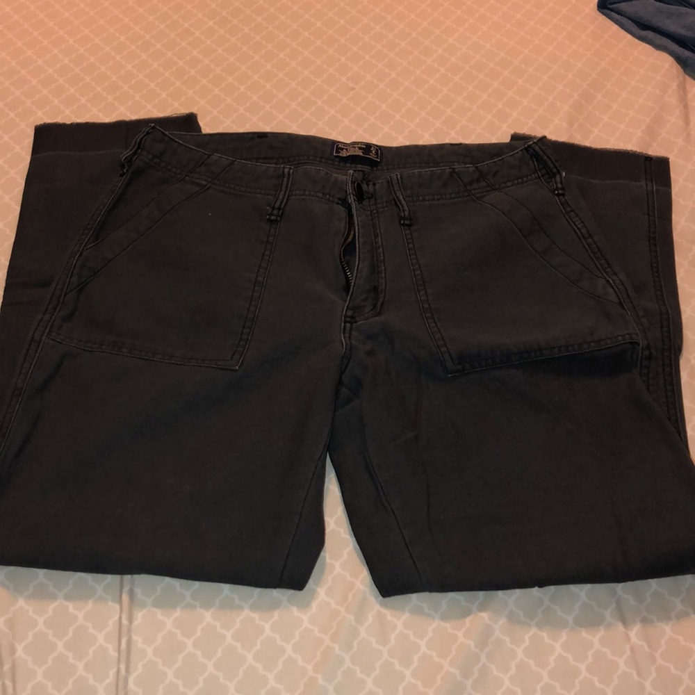 A&F Capri Pant - Picture 2 of 4